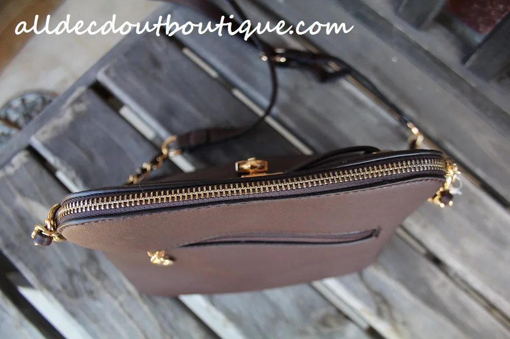 ADO | Classic Messenger Purse Brown