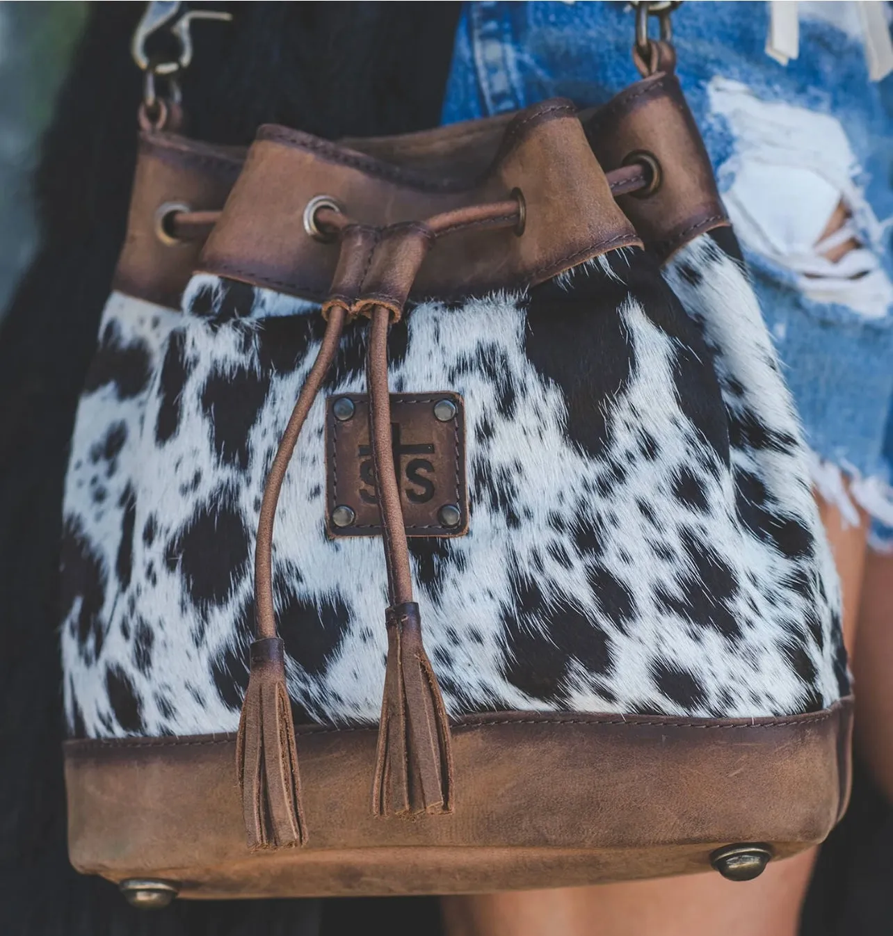 Cowhide Derby Bucket Bag STS Ranchwear 35861
