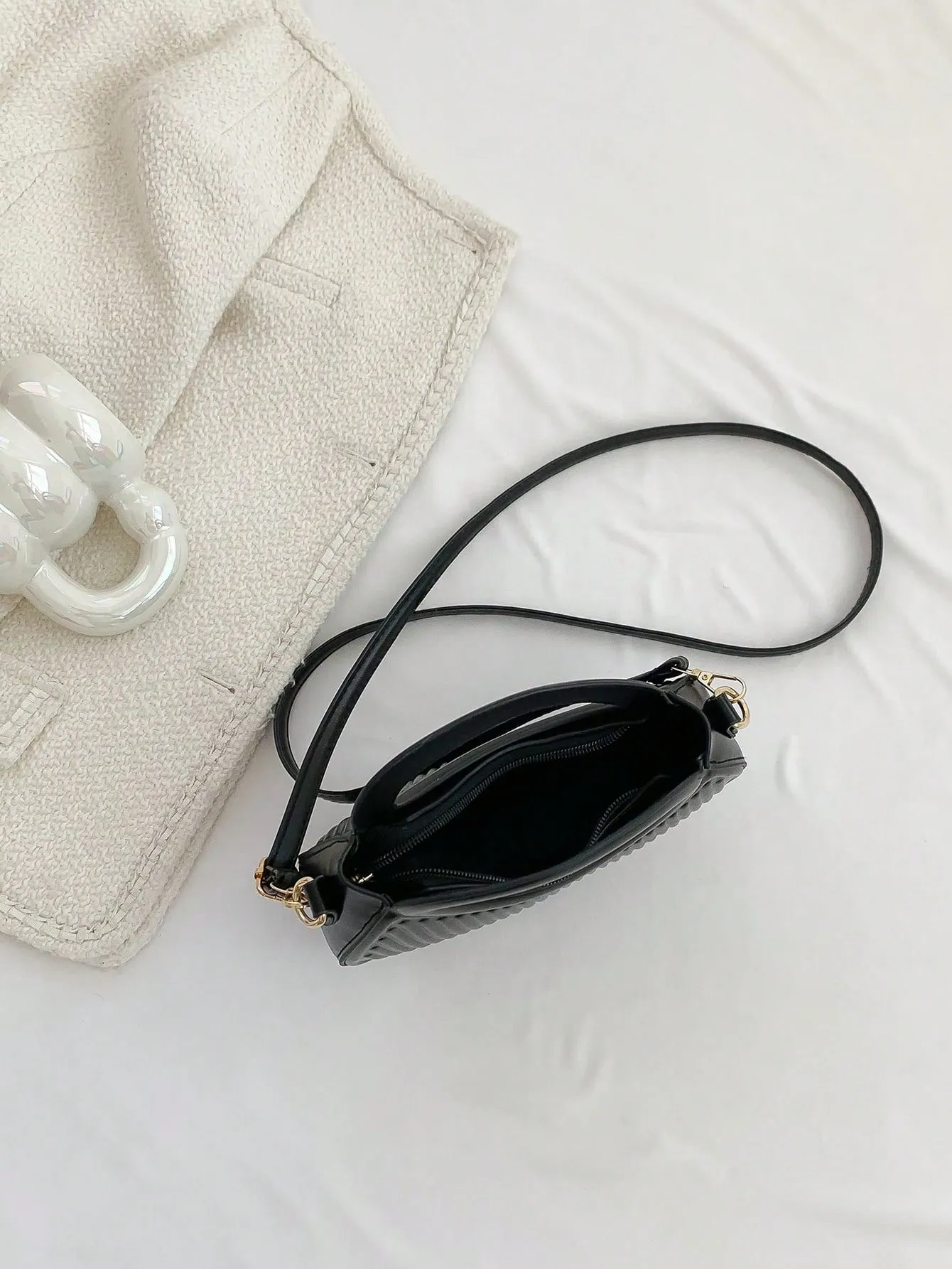 French hand-held one-shoulder Crossbody Bag - Black