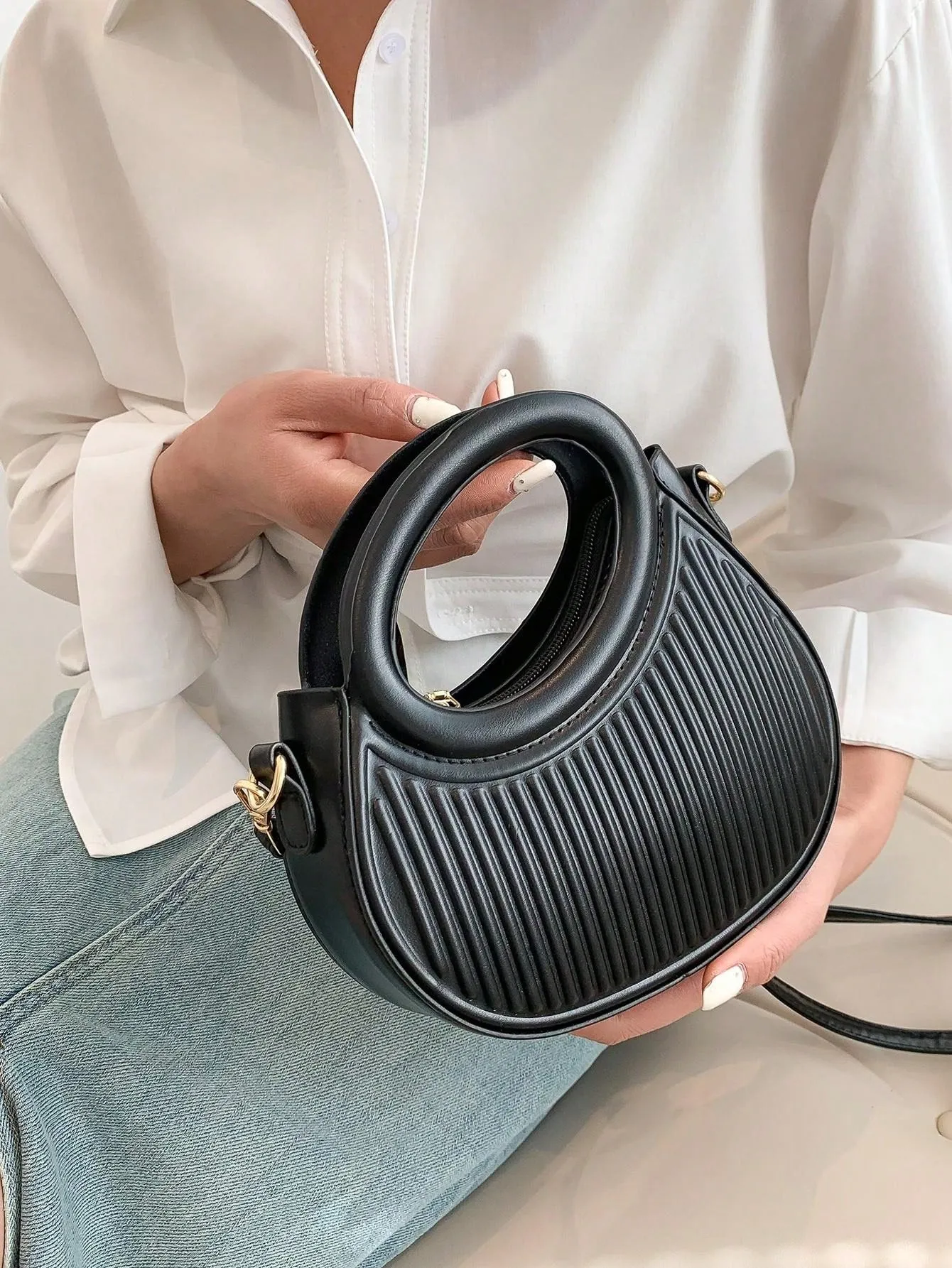 French hand-held one-shoulder Crossbody Bag - Black