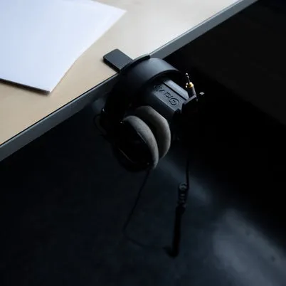 Gravity HP HTC 01 B Desk-Mount Headphones Hanger