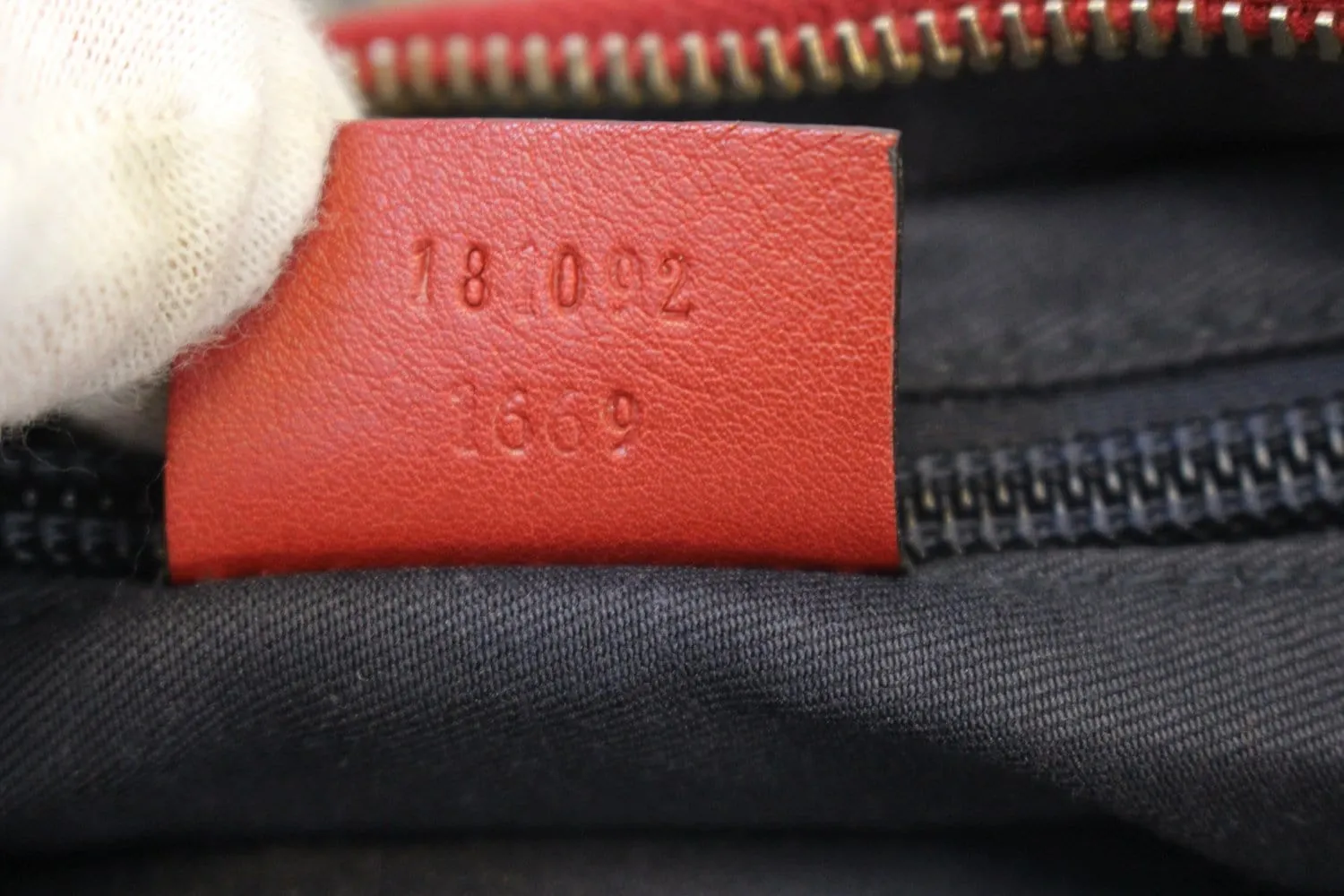 GUCCI 181092 GG Canvas Red Navy Blue Messenger Bag