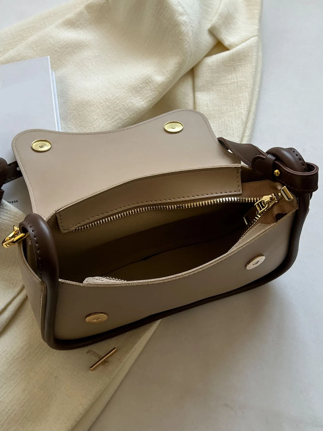 Letter Graphic Contrast Binding Flap Square Bag - Khaki