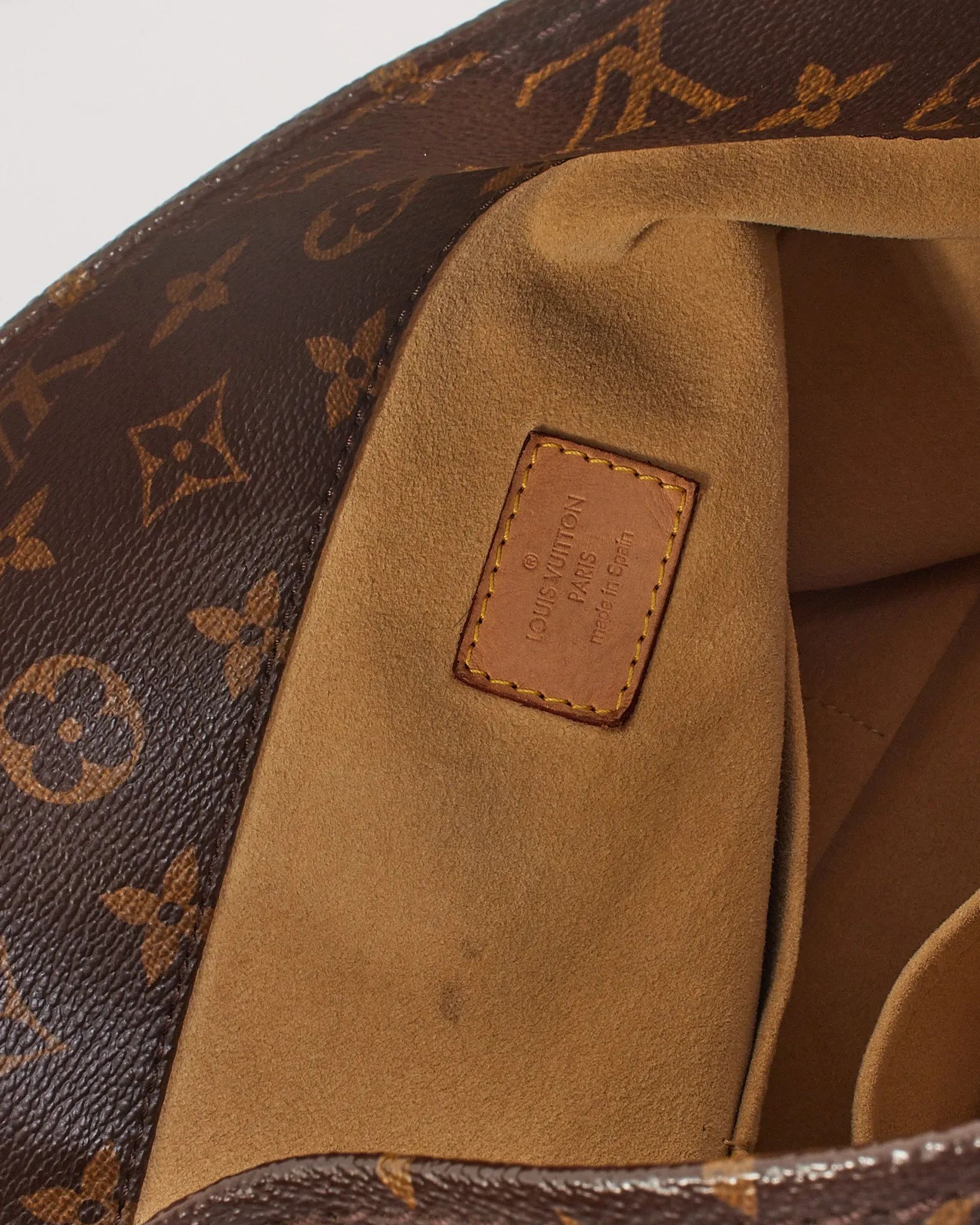 Louis Vuitton Monogram Coated Canvas Artsy MM Shoulder Bag