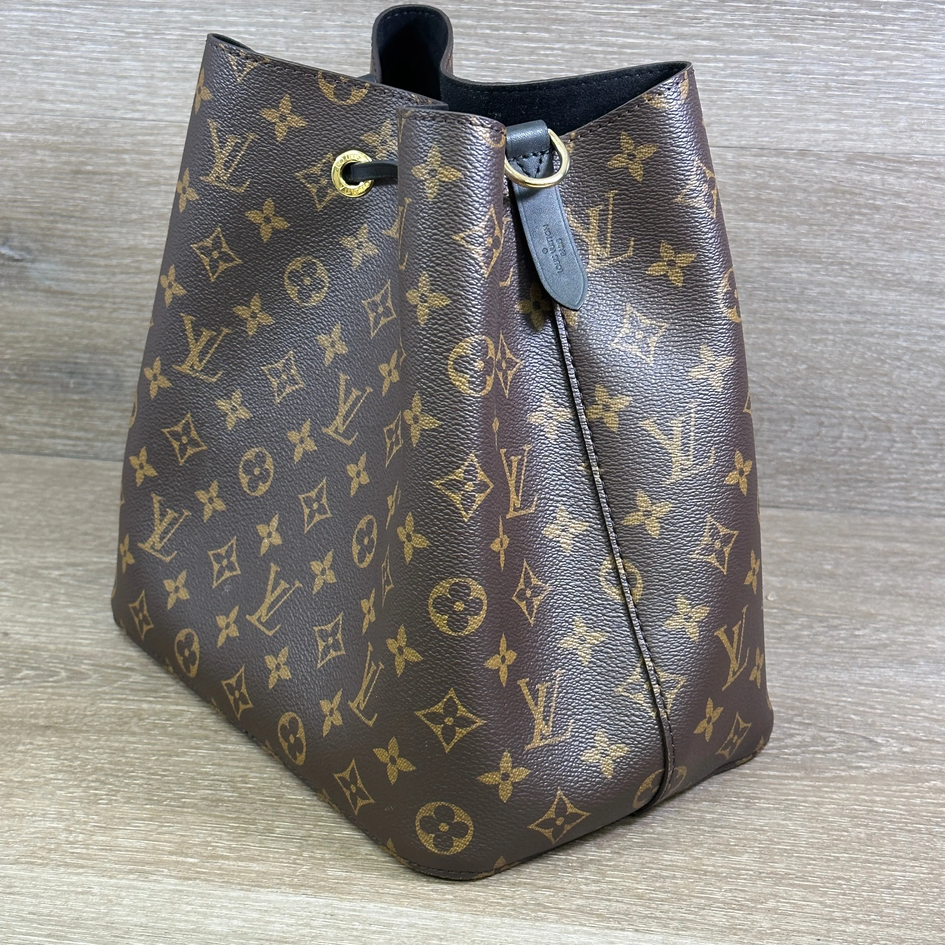 Louis Vuitton NéoNoé MM Monogram Black