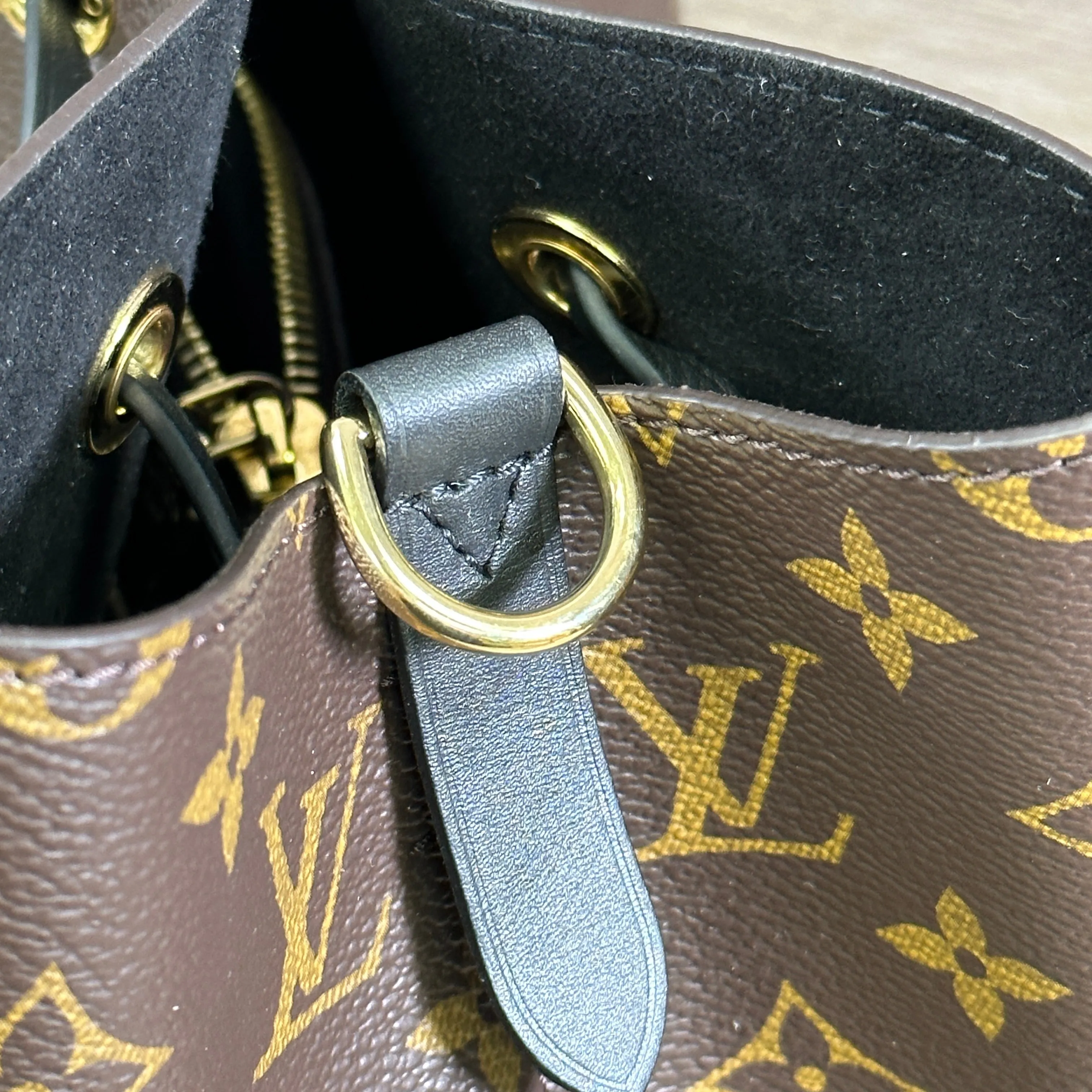 Louis Vuitton NéoNoé MM Monogram Black