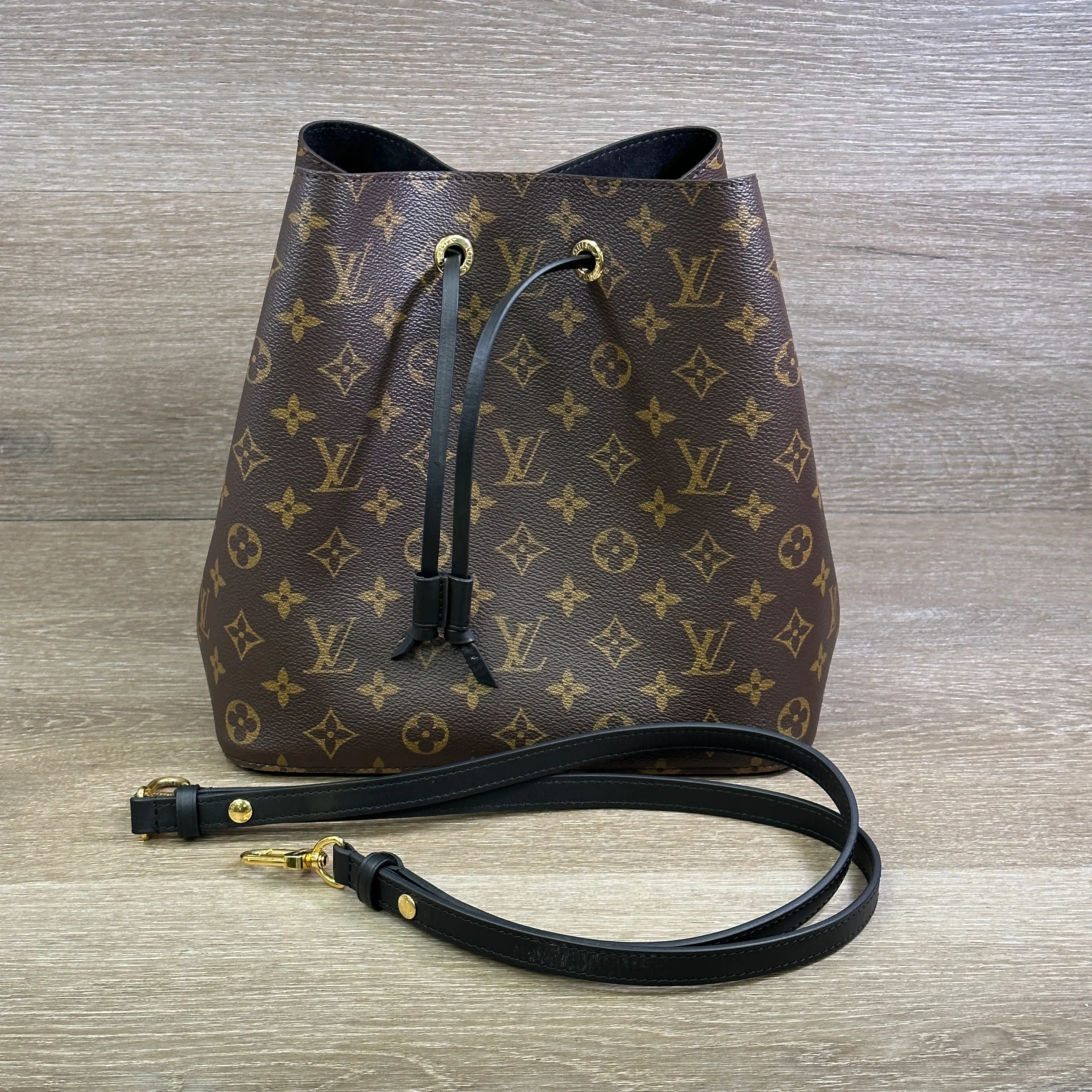 Louis Vuitton NéoNoé MM Monogram Black