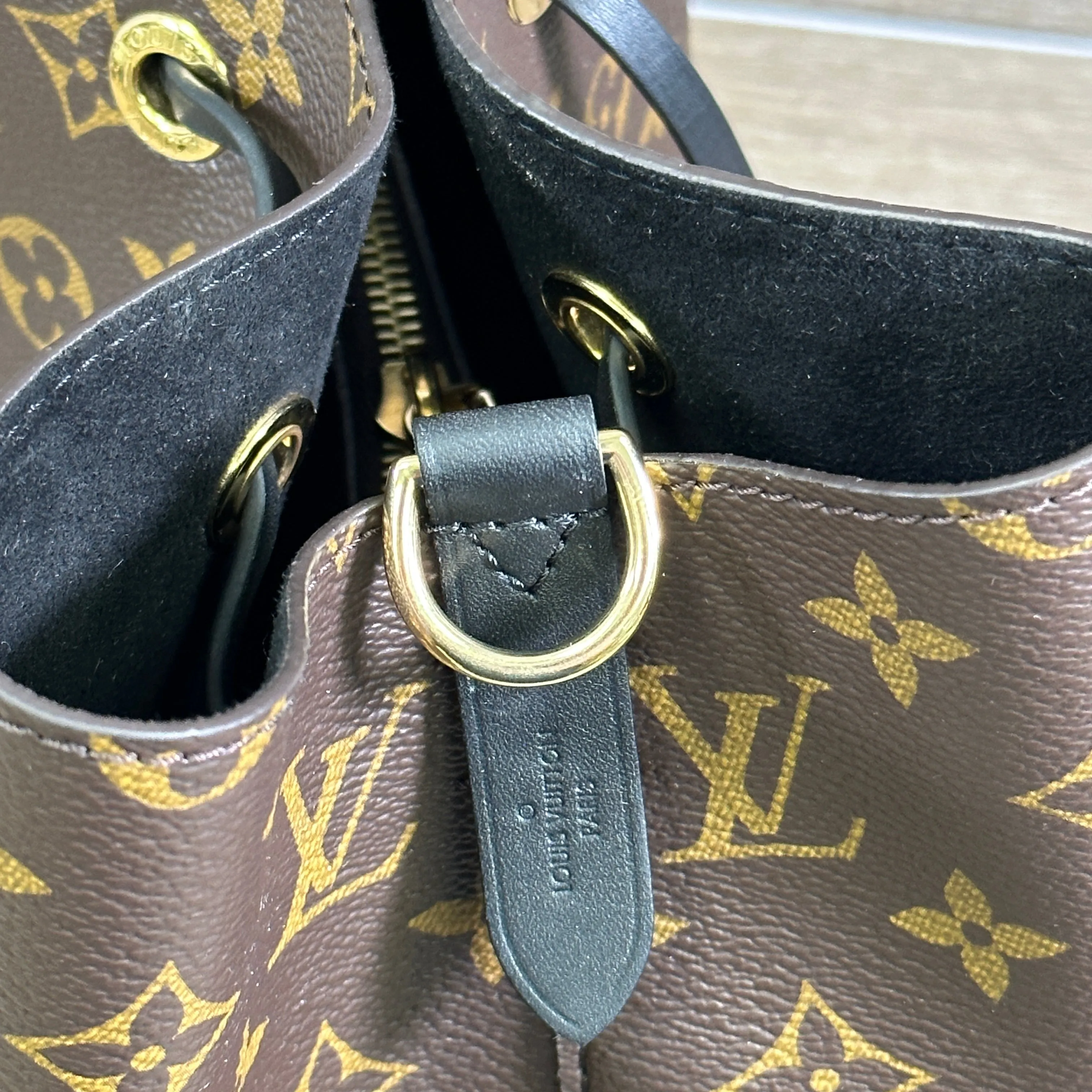 Louis Vuitton NéoNoé MM Monogram Black