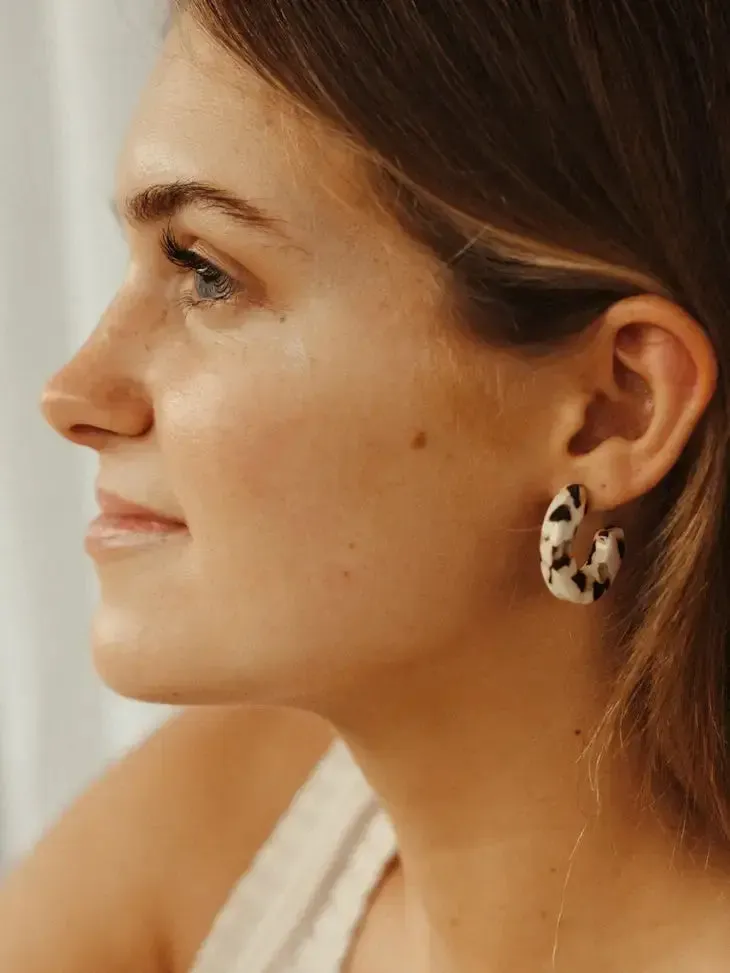 Ray Chunky Hoop Earrings: Maple