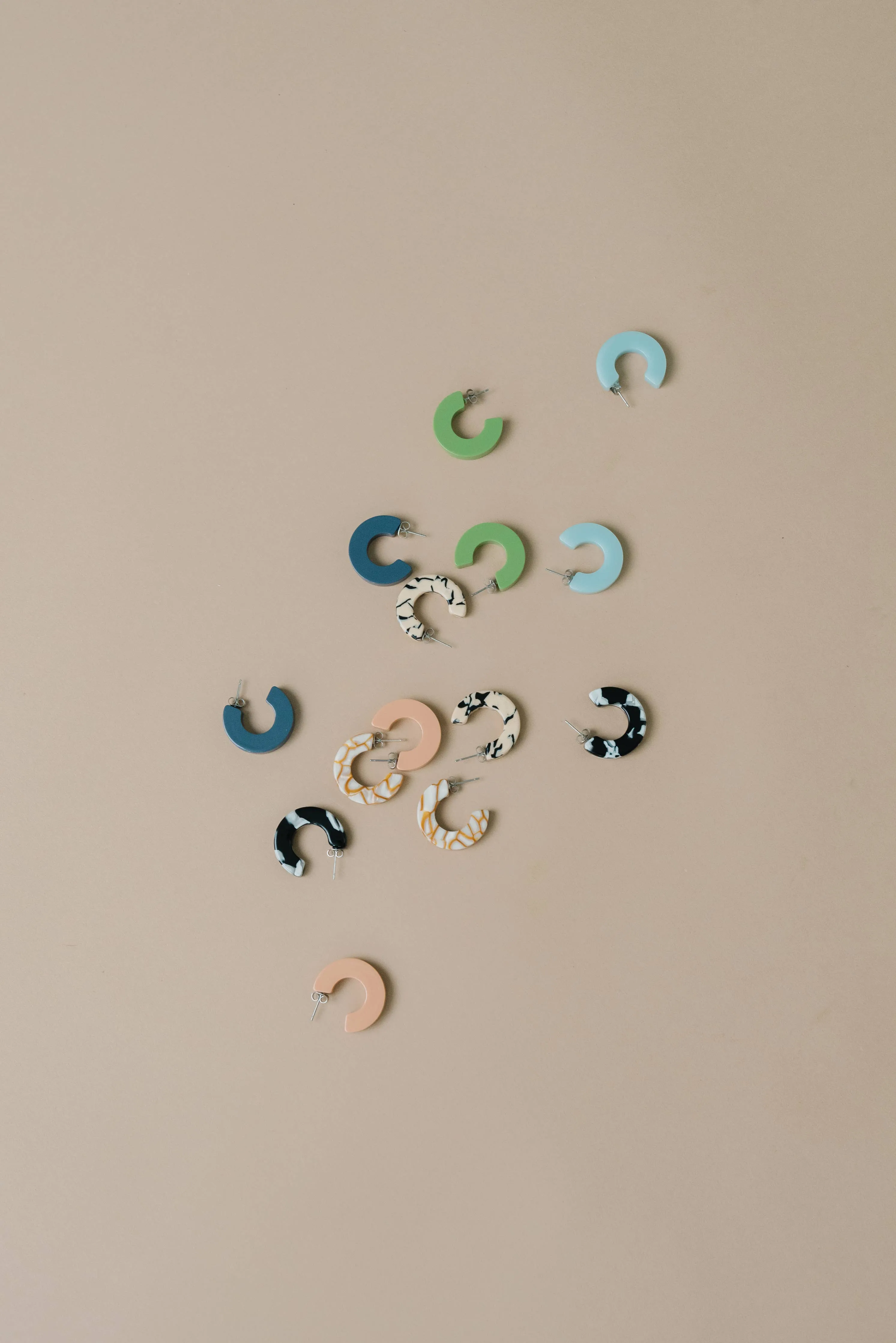 Ray Chunky Hoop Earrings: Maple