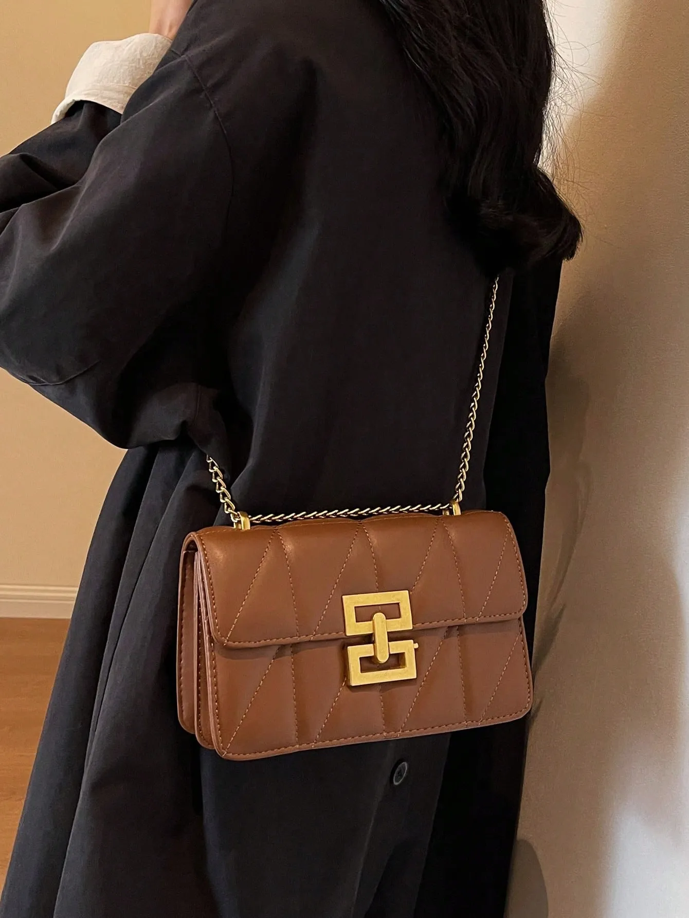 Stylish Quilted Flap Shoulder Bag With Metal Chain Strap