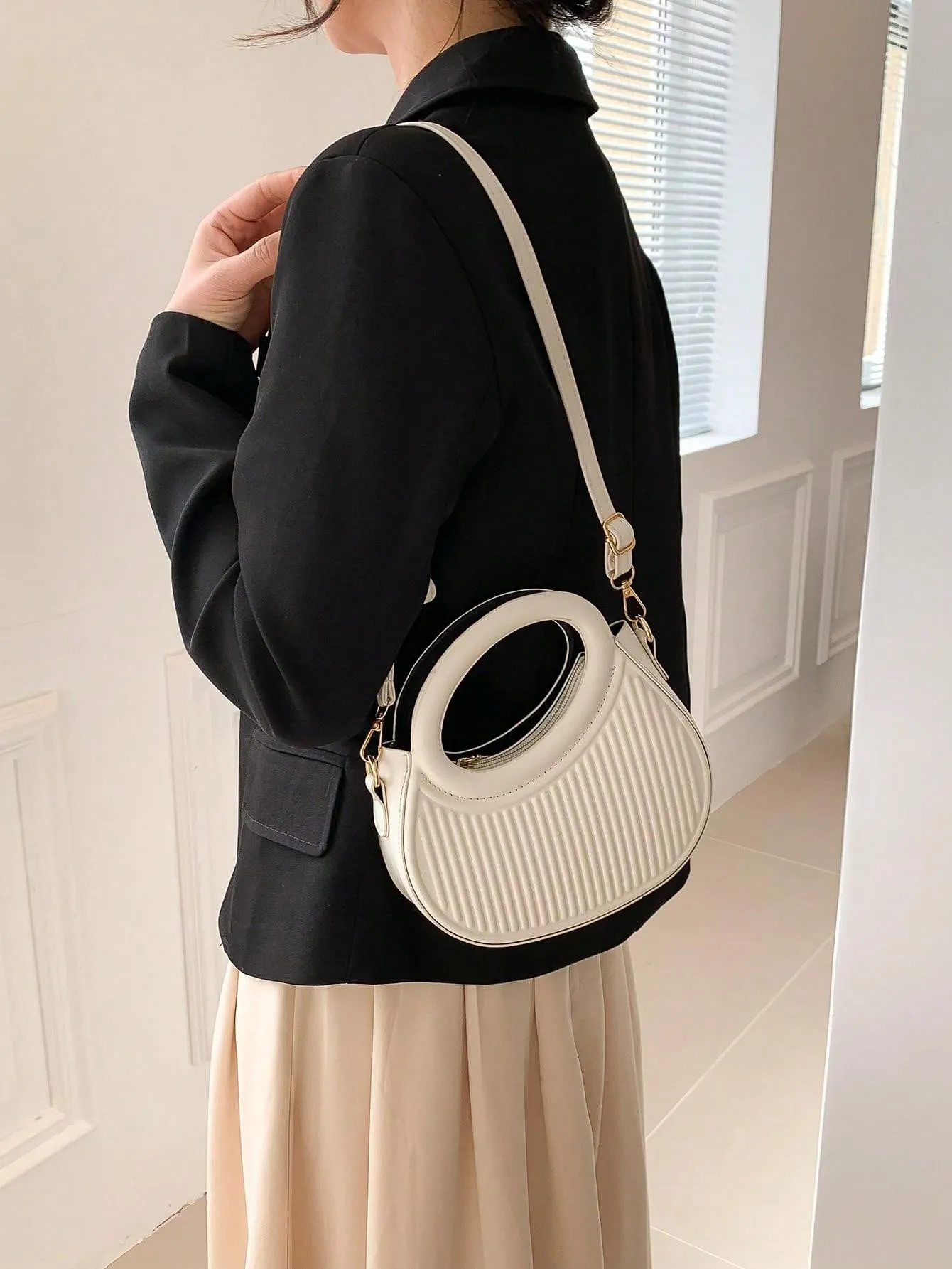 White French hand-held shoulder Crossbody Bag - White