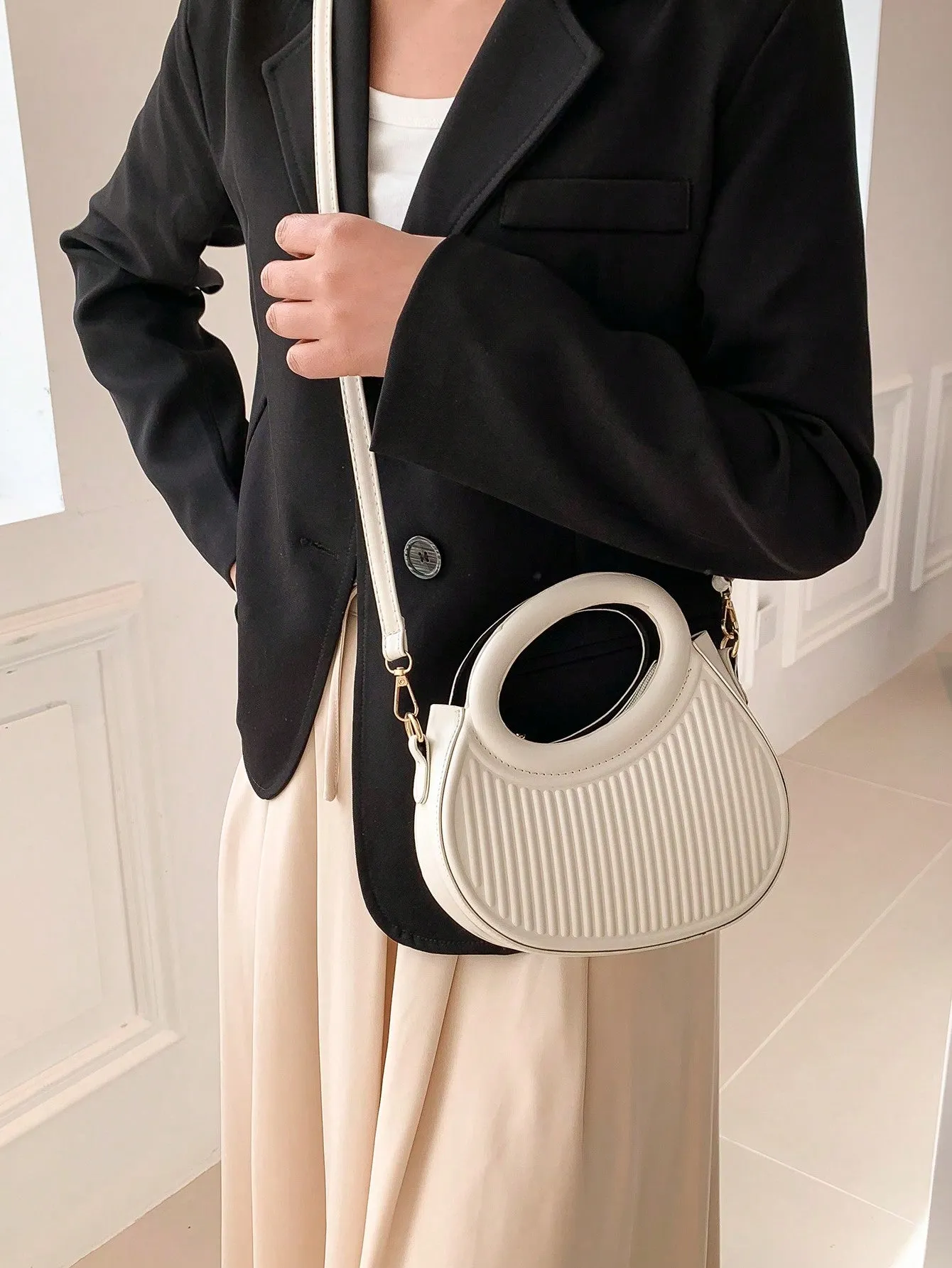 White French hand-held shoulder Crossbody Bag - White