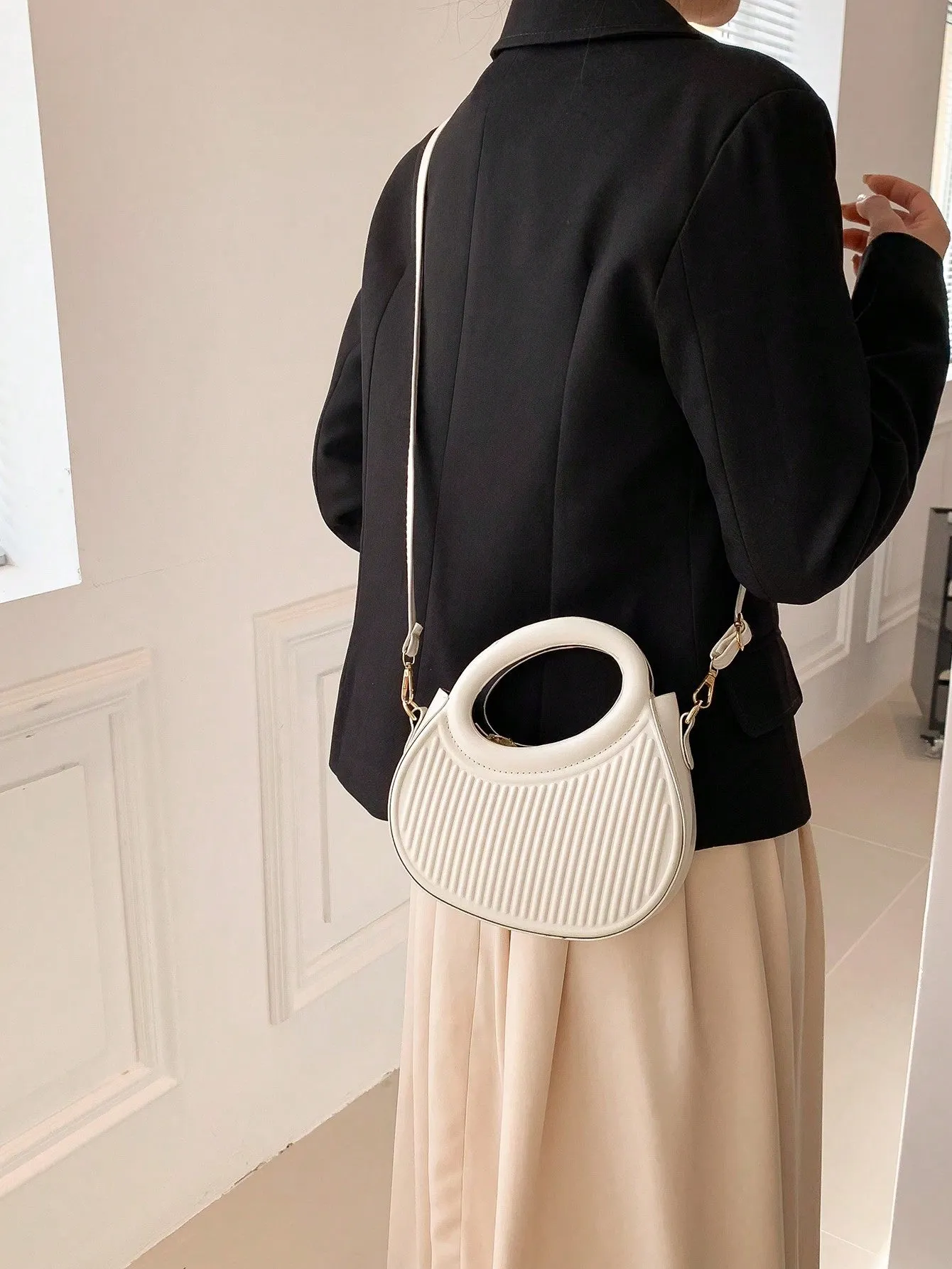 White French hand-held shoulder Crossbody Bag - White