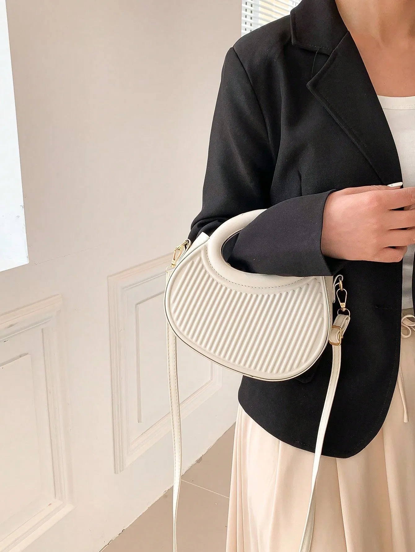 White French hand-held shoulder Crossbody Bag - White